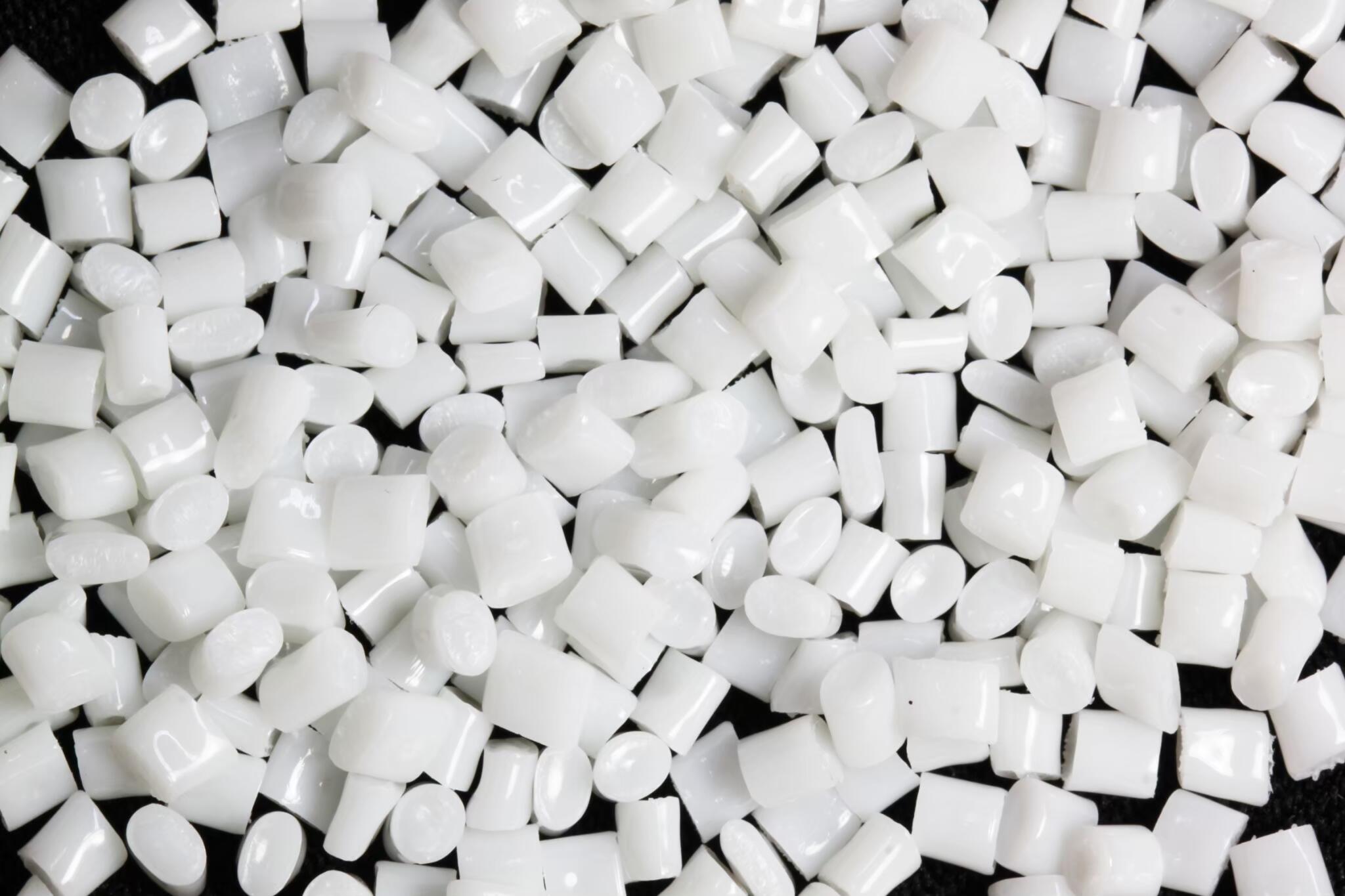 紡糸グレードのポリエステル顆粒